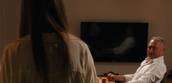 Турецкий сериал Она трофей 60 серия