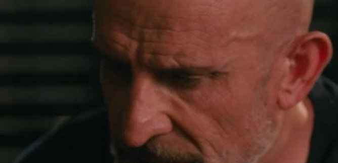 Турецкий сериал Она трофей 63 серия