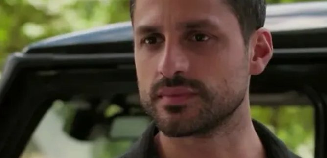 Турецкий сериал Большой роман из-за Маленькой лжи 33 серия