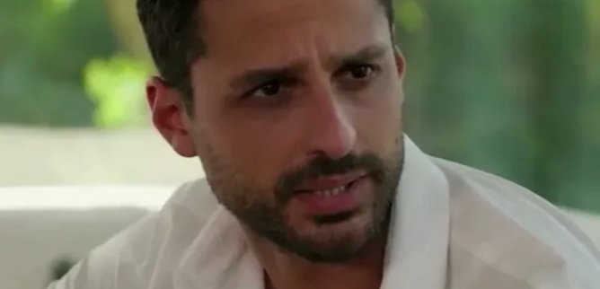 Турецкий сериал Большой роман из-за Маленькой лжи 50 серия