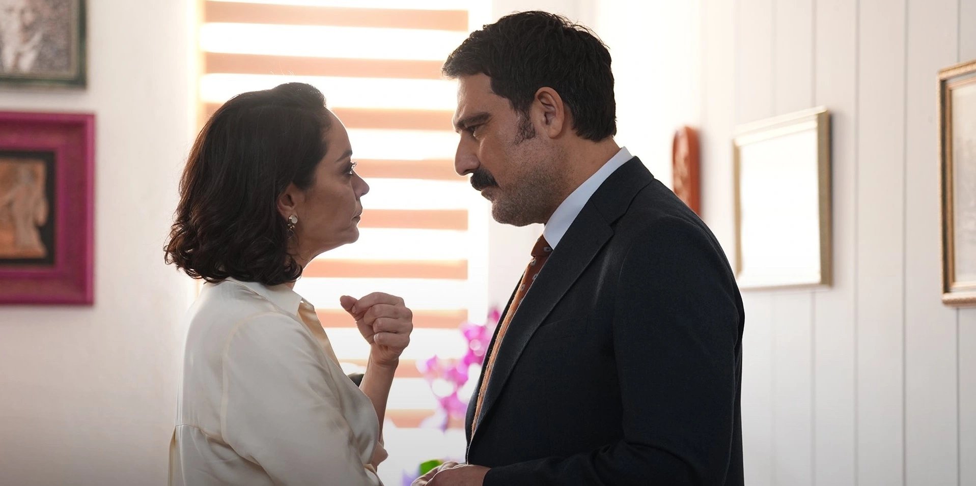 кадр из сериала "Ревность"