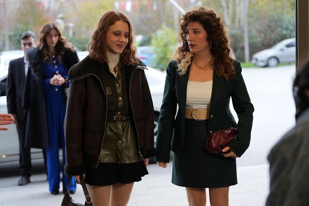 кадр из сериала "Словно сон"