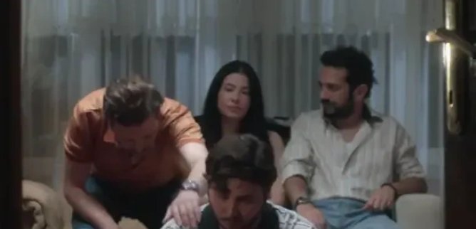 Турецкий сериал Дворовый парень 53 серия