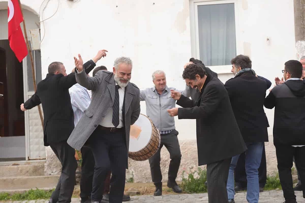 кадр из сериала "Дети рая"