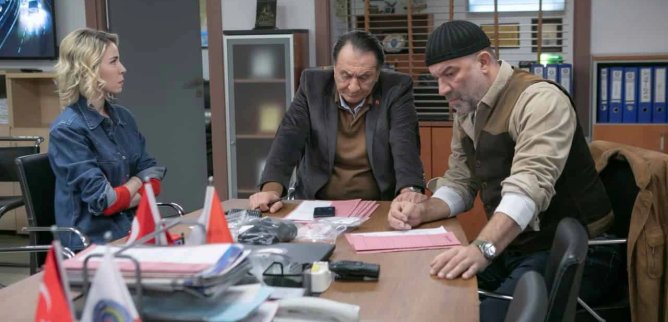 Турецкий сериал Опасные улицы 736 серия