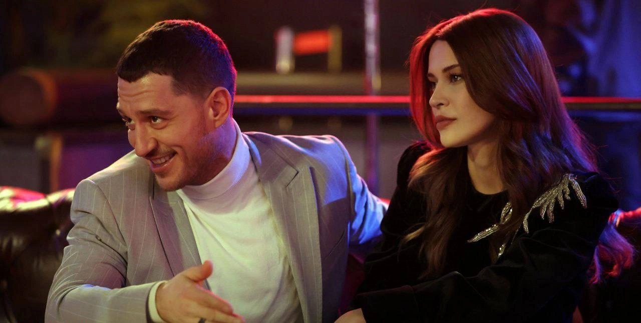 Сцена из сериала Под землей