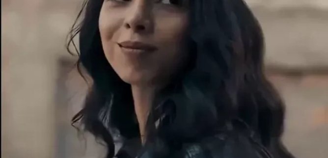 Турецкий сериал Соседская дочь 43 серия