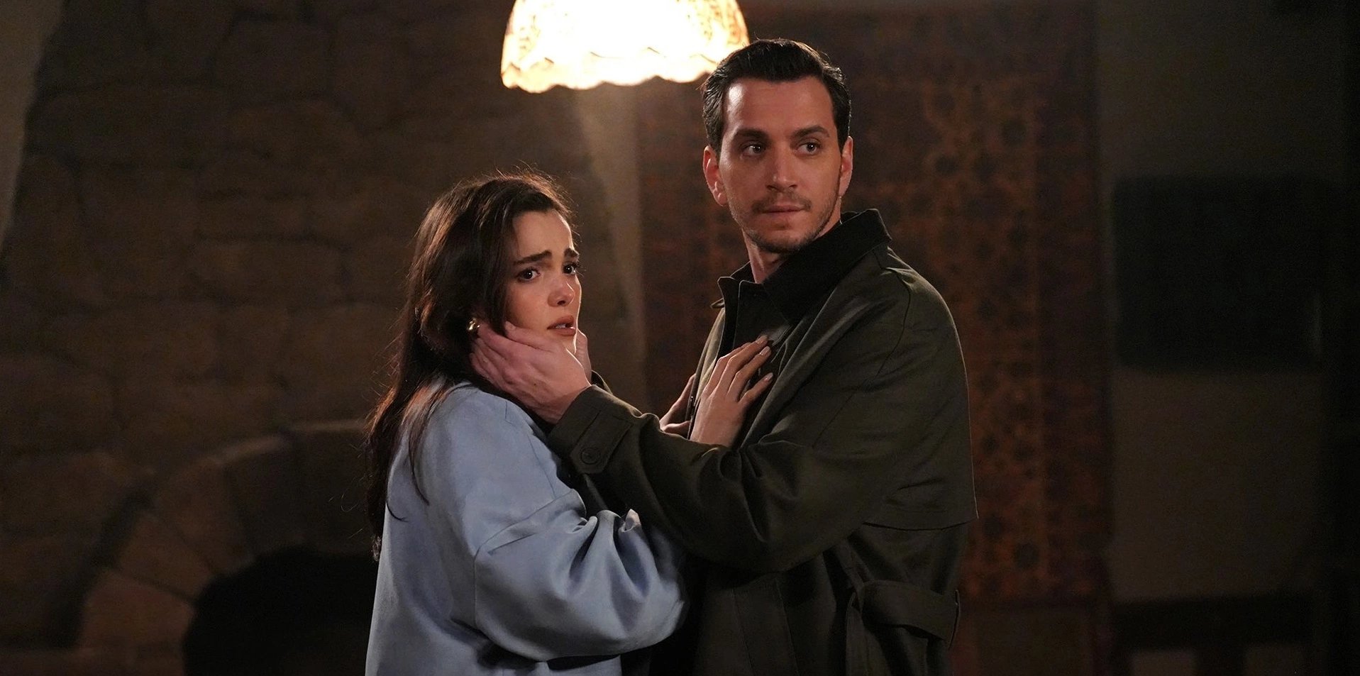 кадр из сериала "Ревность"