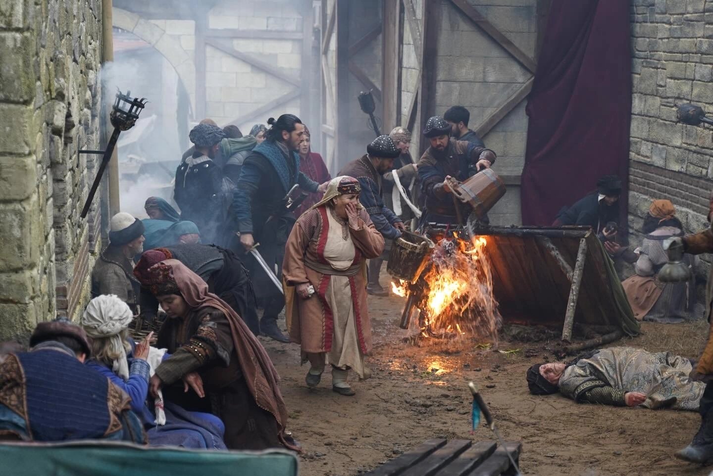 кадр из сериала "Основание Орхан"