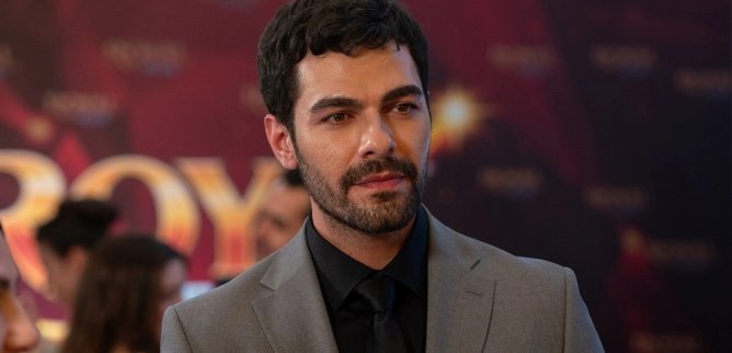 Турецкий сериал Клюквенный щербет 125 серия