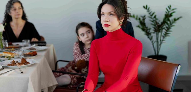Турецкий сериал Беззащитные 49 серия