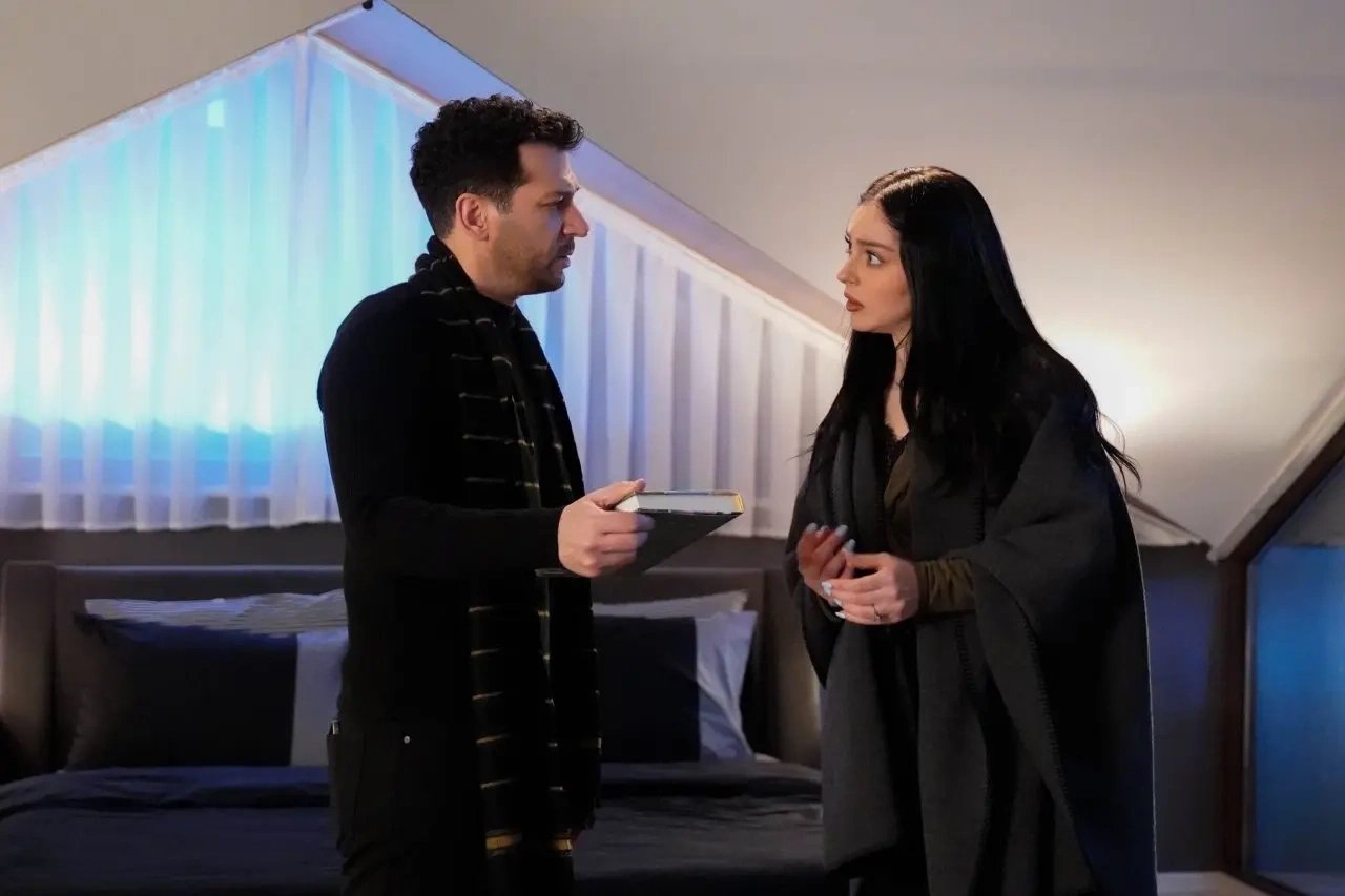 кадр из сериала "Розы и грехи"