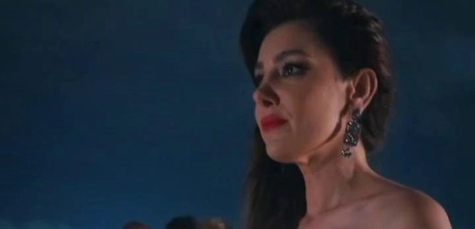 Турецкий сериал Нам не следовало встречаться 15 серия