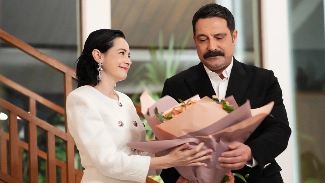 кадр из сериала "Ревность"