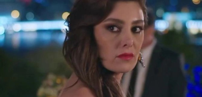 Турецкий сериал Нам не следовало встречаться 18 серия