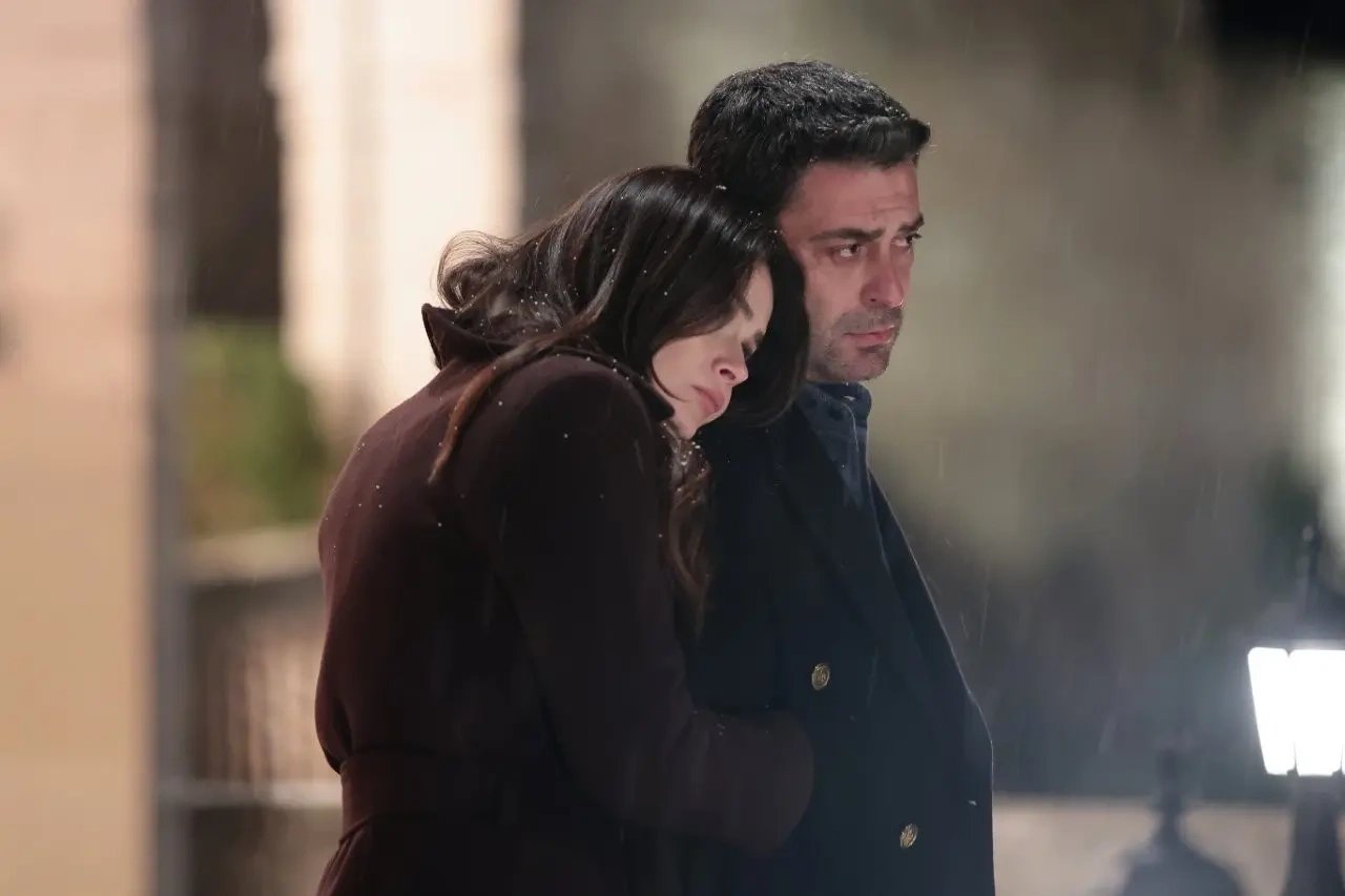 кадр из сериала "Далекий город"