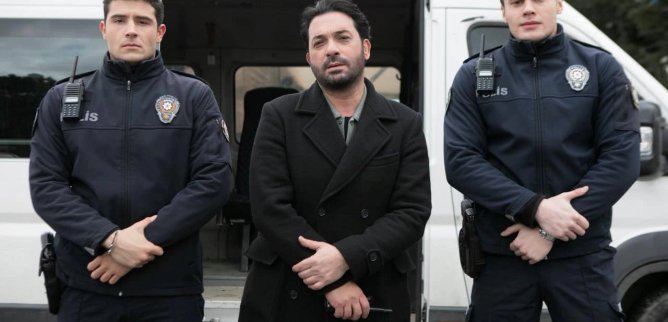 Турецкий сериал Опасные улицы 743 серия