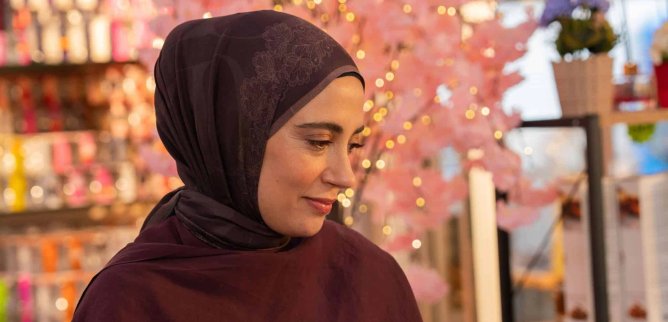 Турецкий сериал Клюквенный щербет 129 серия