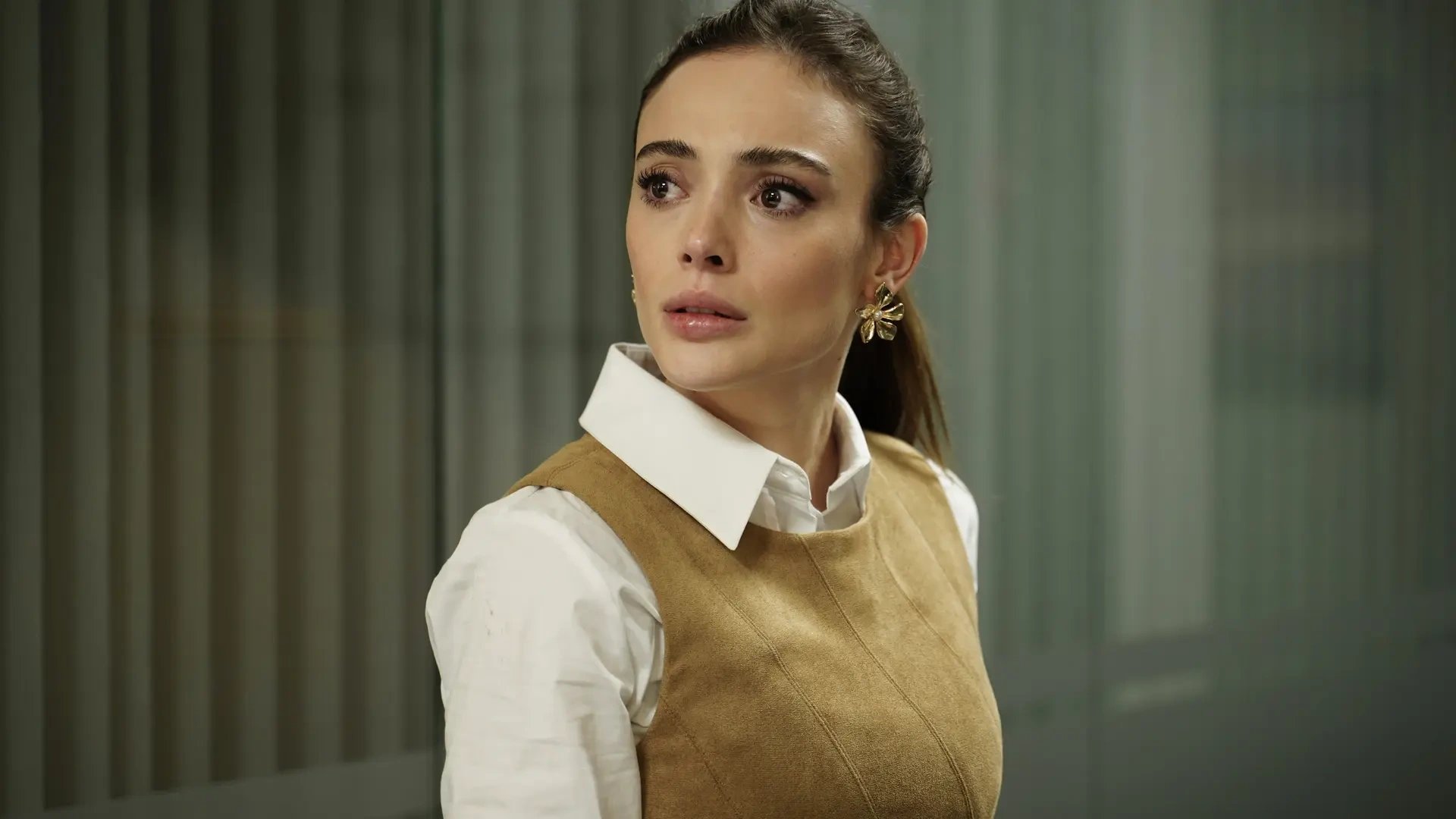 кадр из сериала "Разведка"