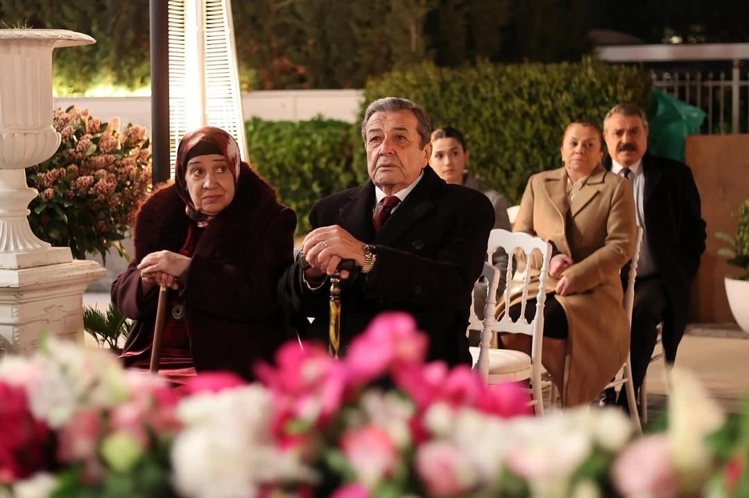 кадр из сериала "Семья — это испытание"