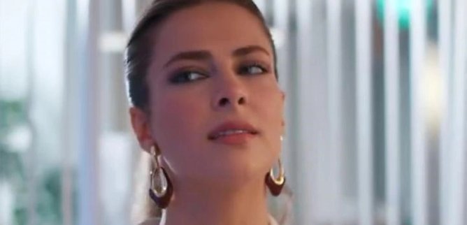 Турецкий сериал Нам не следовало встречаться 40 серия