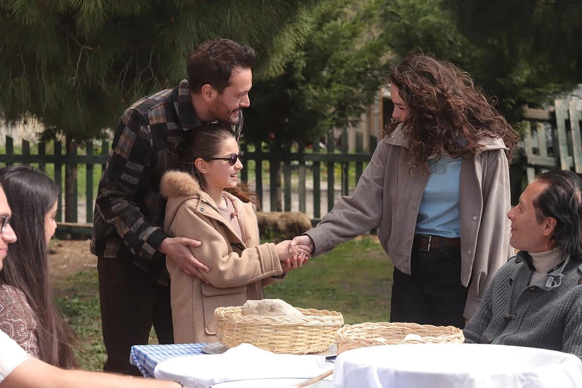 кадр из сериала "Дети рая"