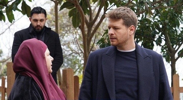 кадр из сериала "Это море переполнится"