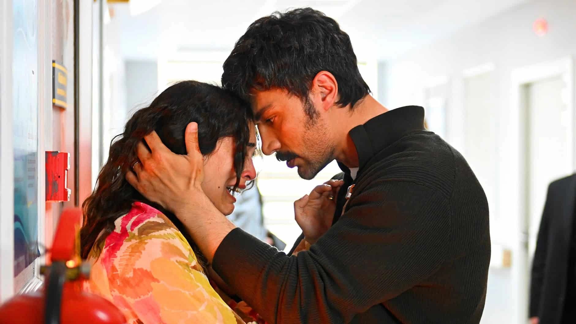 кадр из сериала "Преемник: Зов предков"