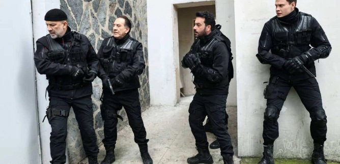 Турецкий сериал Опасные улицы 746 серия