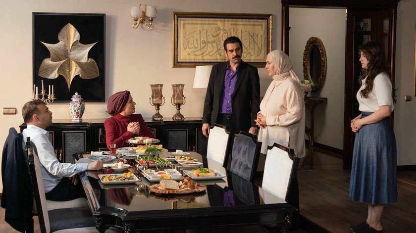 кадр из сериала "Клюквенный шербет"