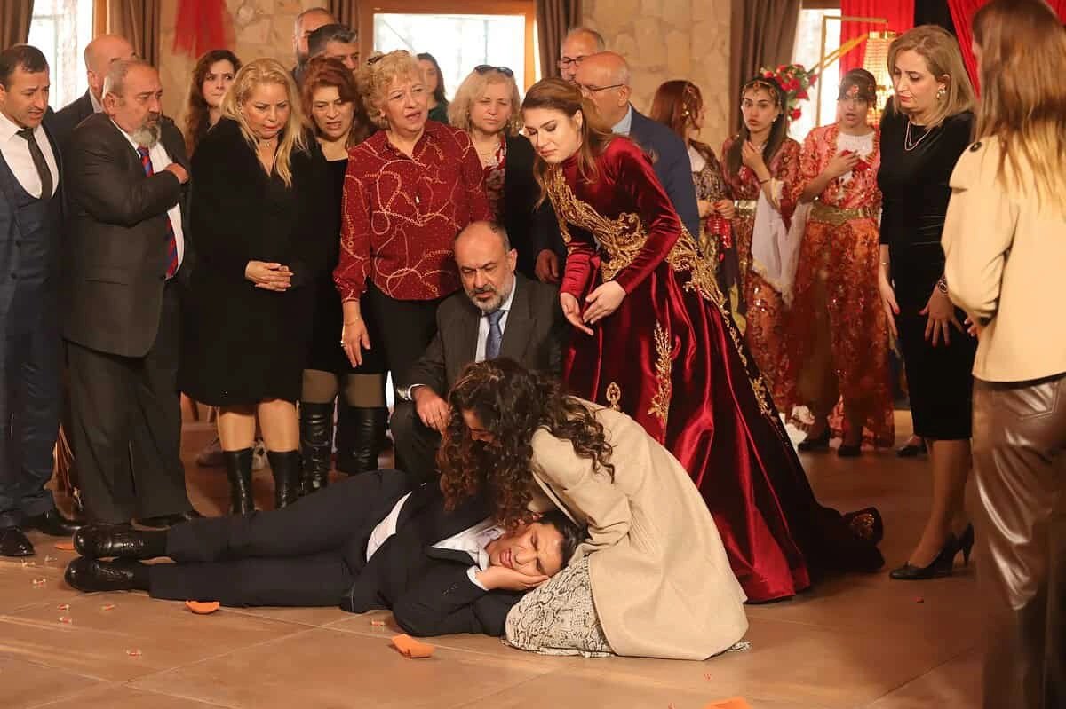 кадр из сериала «Дети рая»