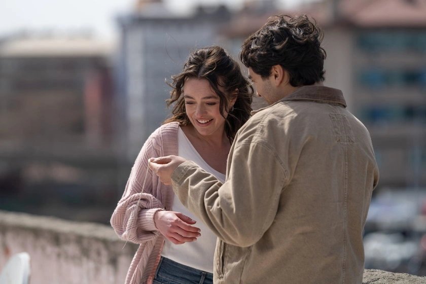 кадр из сериала «Парень»