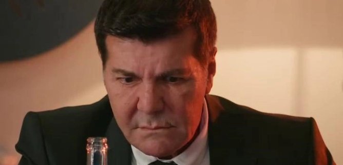 Турецкий сериал Нам не следовало встречаться 54 серия