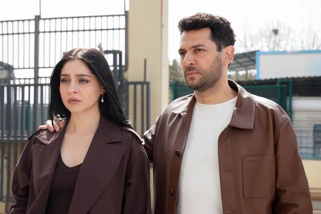 кадр из сериала «Розы и грехи»