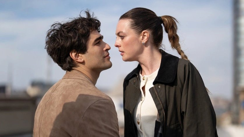 кадр из сериала «Парень»