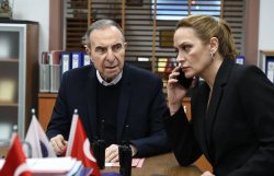 Турецкий сериал Опасные улицы 748 серия