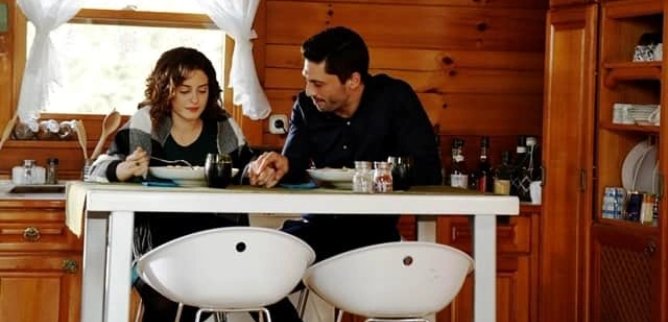 Турецкий сериал Статус отношений: Запутанно 24 серия