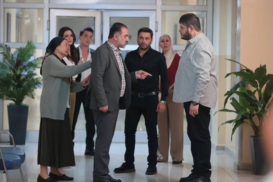 кадр из сериала Далекий город