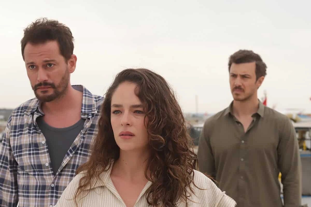 кадр из сериала «Дети рая»
