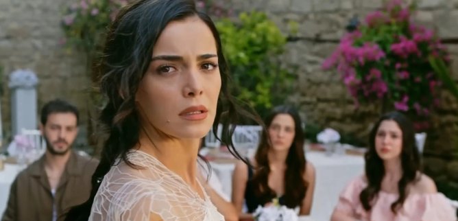 Турецкий сериал Коралловый дворец 1 серия