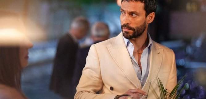 Турецкий сериал Возможно любовь 1 серия
