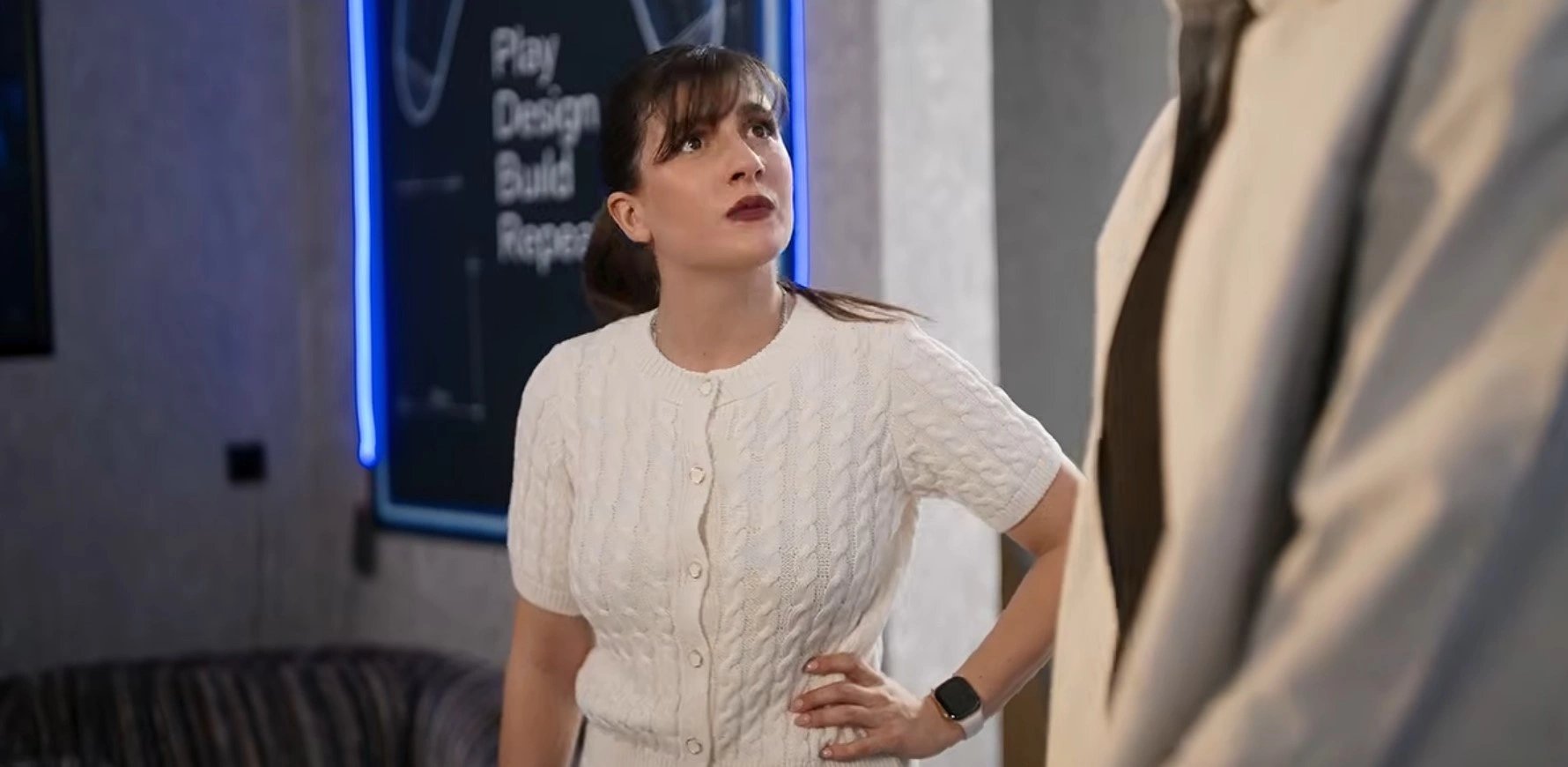 Кадр из Тема - сосед