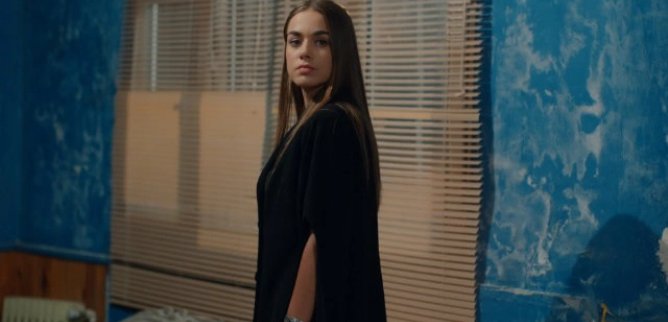 Турецкий сериал Внутри 5 серия