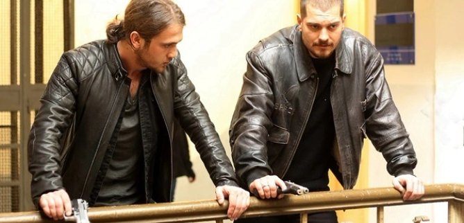 Турецкий сериал Внутри 28 серия