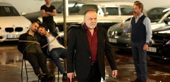 Турецкий сериал Внутри 38 серия