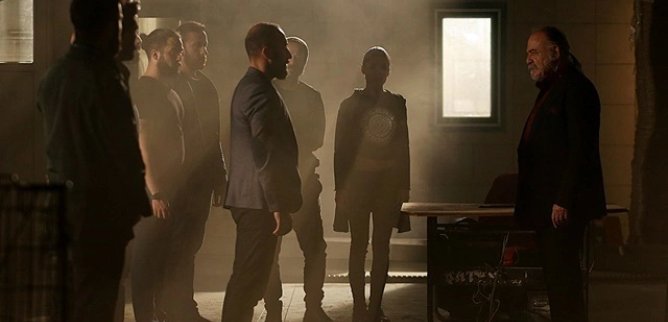 Турецкий сериал Внутри 39 серия