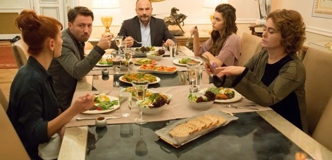 Турецкий сериал Госпожа Фазилет и ее дочери 29 серия