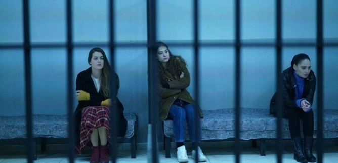 Турецкий сериал Истерзанная /  Ты расскажи, Карадениз 37 серия