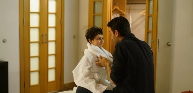Турецкий сериал Истерзанная /  Ты расскажи, Карадениз 44 серия