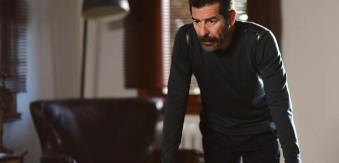 Турецкий сериал Королева ночи 3 серия